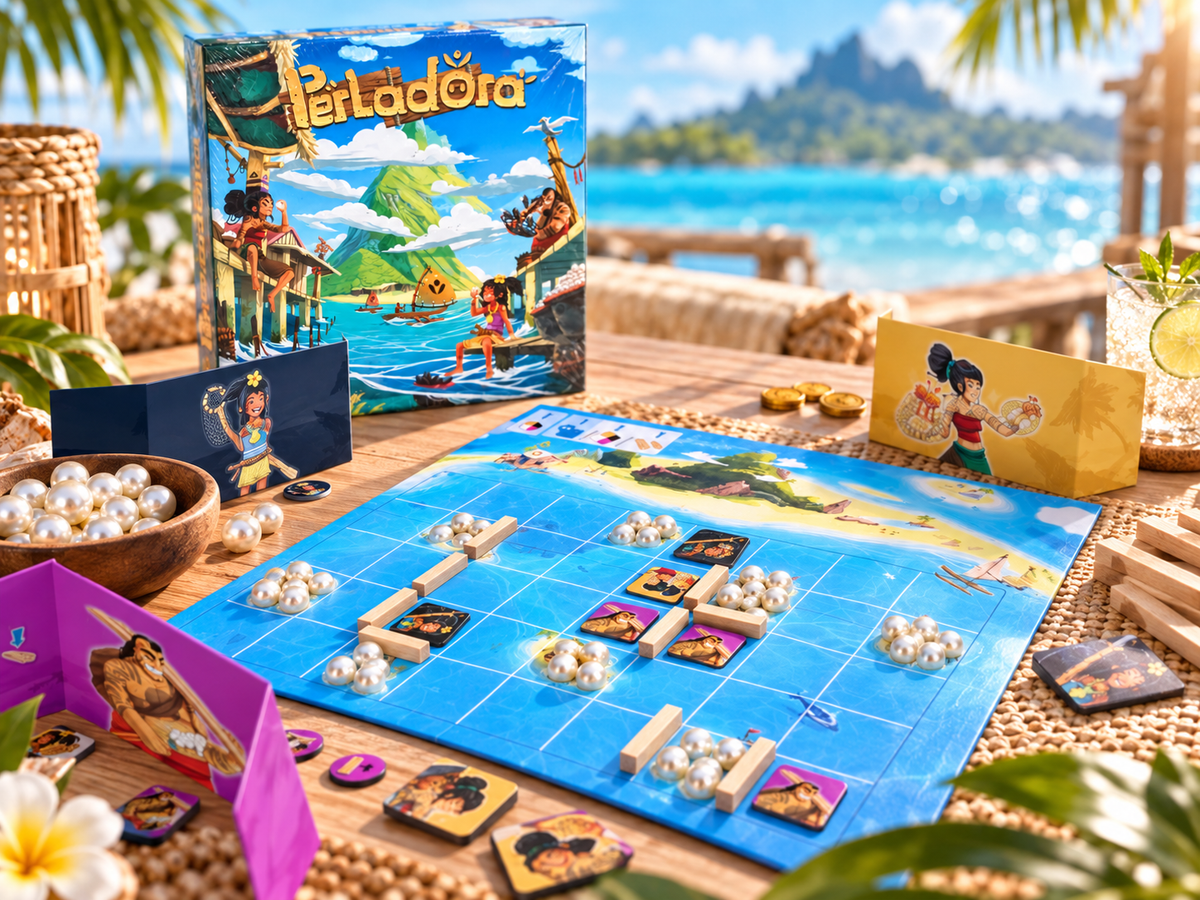 Perladöra installé sur une table de jeu tropicale